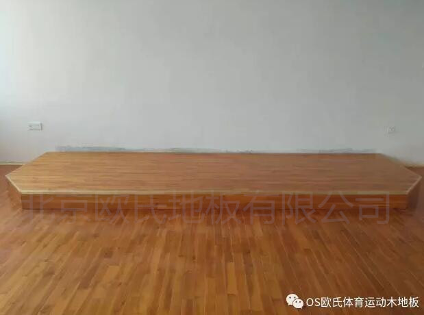 江西鷹潭第五中學(xué)的籃球場(chǎng)木地板，舞蹈房木地板，音樂(lè)房木地板案例圖1