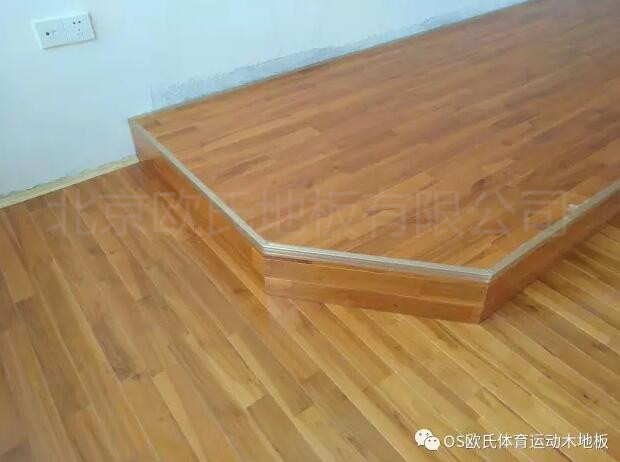 江西鷹潭第五中學(xué)的籃球場(chǎng)木地板，舞蹈房木地板，音樂(lè)房木地板案例圖2