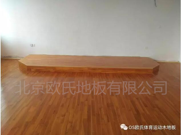 江西鷹潭第五中學(xué)的籃球場(chǎng)木地板，舞蹈房木地板，音樂(lè)房木地板案例圖3